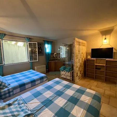 Ghjulia Holiday home *