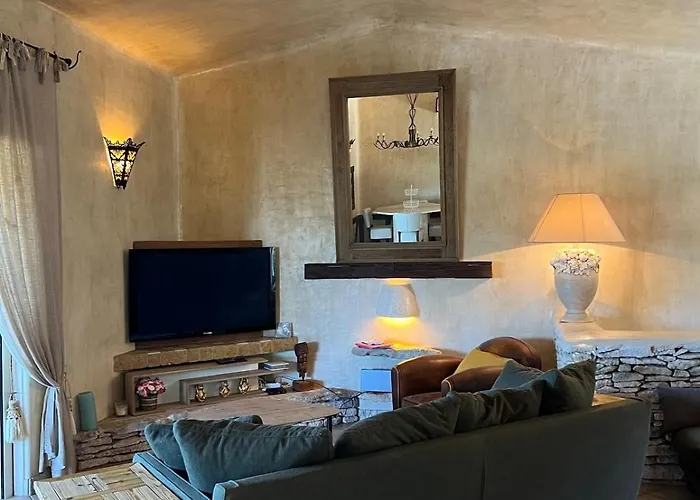 Ghjulia Порто-Веккьо