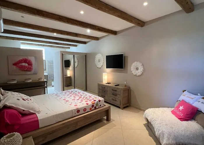 Ghjulia * Порто-Веккьо