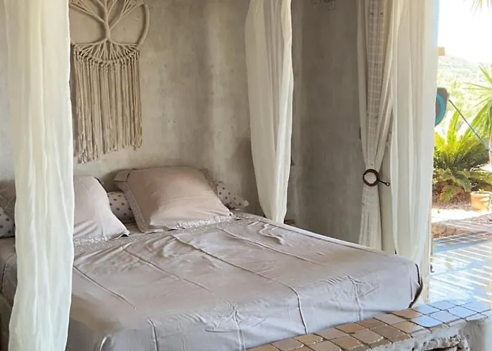 Ghjulia * Порто-Веккьо